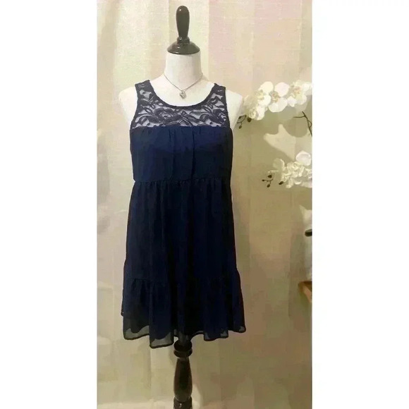 As U Wish Junior's Sleeveless Lace Babydoll Dress - Picture 4 of 7